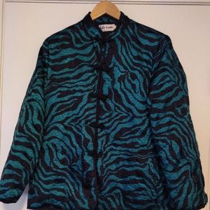 SWEATER CHEROKEE  AND SIZE M AND COLOR RED